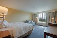 Hampton Inn & Suites Cazenovia - parking