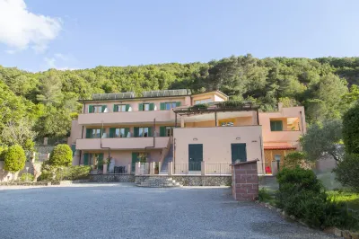 Residence Hotel Villa Mare Hôtels à proximité de : Portoferraio port