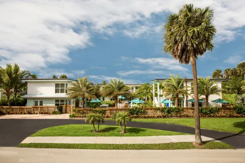 Sun Dek Beach House Hotels in Manalapan