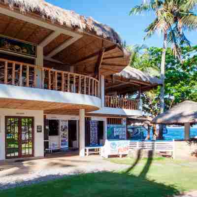 Pura Vida Beach & Dive Resort Hotel Exterior