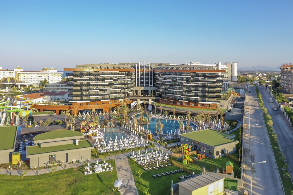 Kirman Calyptus Resort & Spa