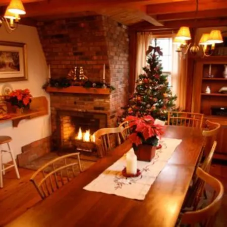 Seven Sea Street Inn