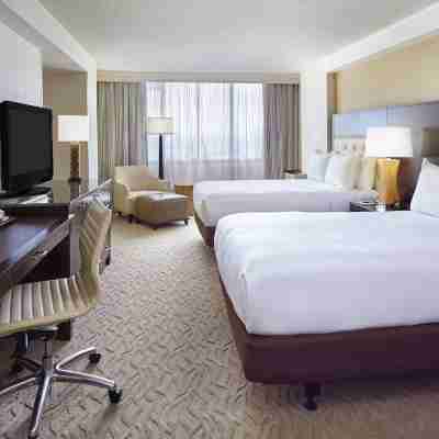 DoubleTree by Hilton Washington DC – Crystal City Rooms