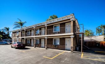 Regency Inn & Suites Downey