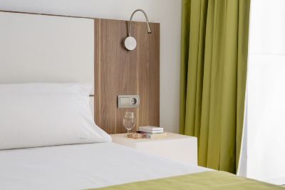 Double Room With Pool View (1 Adult + 2 Children) Globales Cala Blanca Photo