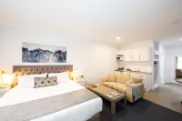 นิวอิงแลนด์ มอเตอร์ ลอดจ์