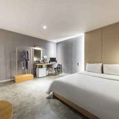 Daejeon Yongjeon Hotel N7 Отели рядом с достопримечательностью «Скайпарк в Тэдоне»