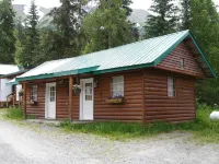 Gwin's Lodge & Roadhouse Est. 1952