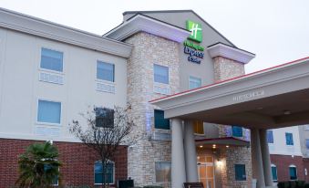 Holiday Inn Express & Suites New Boston