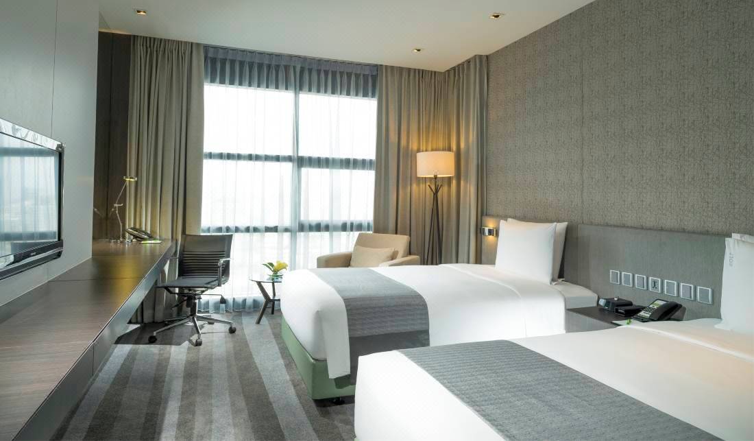 Holiday Inn Bangkok Sukhumvit An Ihg Hotel Bangkok Updated 22 Room Price Reviews Deals Trip Com