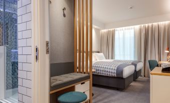 Holiday Inn London Heathrow - Bath Road, an IHG Hotel