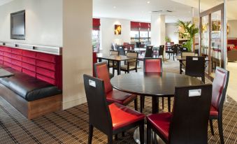 Holiday Inn Express Glasgow Airport