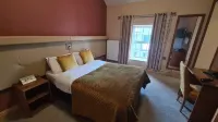 The Farnham Arms Hotel Hotel di 