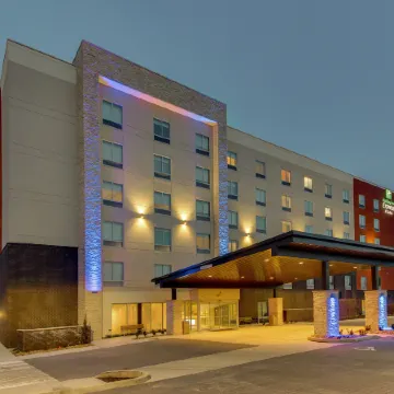 Holiday Inn Express & Suites NASHVILLE METROCENTER DOWNTOWN by IHG