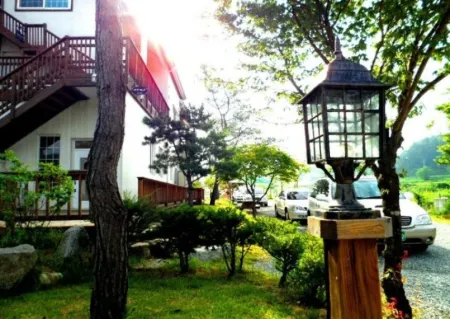 Hoengseong Winter Travel Pension Отели рядом со станцией Hoengseong Station