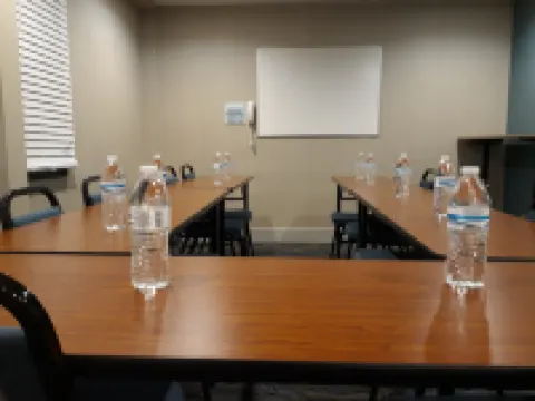 Holiday Inn Express Pittsburgh-North (Harmarville) by IHG ハーマー・タウンシップのホテル