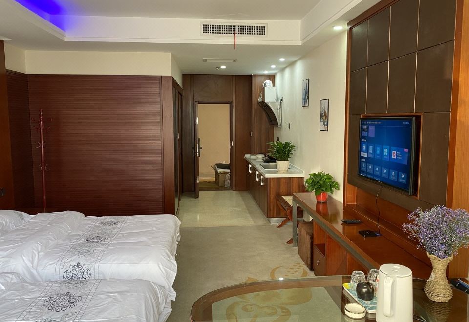 The Tribune Hotel Over view