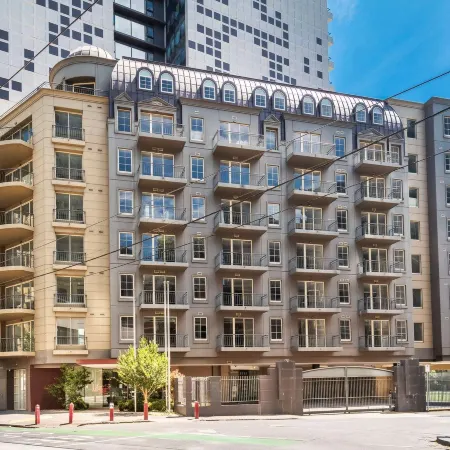 South Yarra Central Apartment Hotel Отели рядом с достопримечательностью «Прахран»