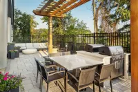 Homewood Suites by Hilton Teaneck Glenpointe - parking