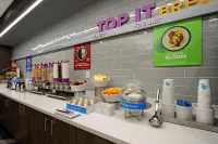 Tru by Hilton Meridian - breakfast