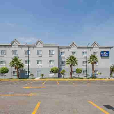 Microtel Inn & Suites by Wyndham Culiacan Hotel Exterior
