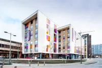 Portsmouth City Centre Hotels near Park Building