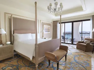The Ritz-Carlton Abu Dhabi, Grand Canal