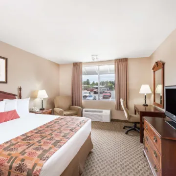 Days Inn by Wyndham Show Low