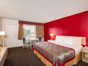 Ramada Limited Calgary Northwest