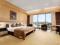 Days Hotel by Wyndham Baku Hotels near Philharmony Park
