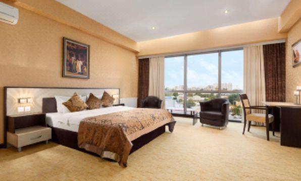 Days Hotel by Wyndham Baku