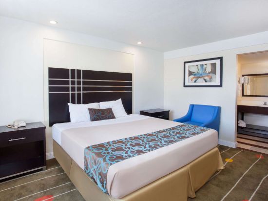 Travelodge by Wyndham Fresno Yosemite Area