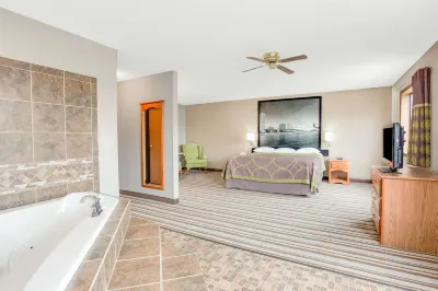 Super 8 by Wyndham Green Bay Near Stadium Hotel di De Pere