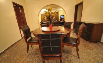 Homeville Inn - Housity