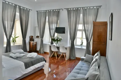 Douskos Port House Hotels in Neapolis