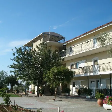 Alonia Studios & Maisonettes