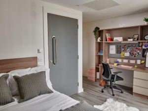 Bright Ensuite Rooms in Cardiff