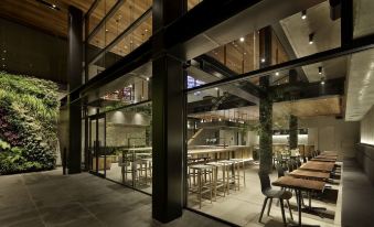 1. 피스 호스텔 산..