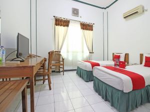 RedDoorz Near XT Square Yogyakarta