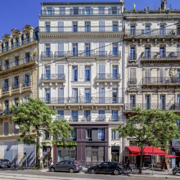 B&B Hotel Marseille Centre Vieux Port Hotel berhampiran Muzium Cantini