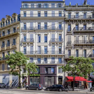 B&B Hotel Marseille Centre Vieux Port Отели рядом с достопримечательностью «Улица Кур-Бельзанс»