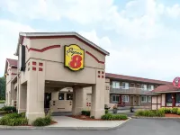 Super 8 by Wyndham Guelph