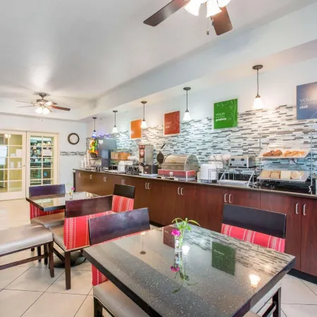 Comfort Suites