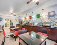Comfort Suites Hotels in Tulare