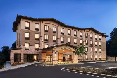 The Abernathy Hotels near Lakeview Plaza