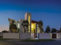 Isango Gate Hotels in 