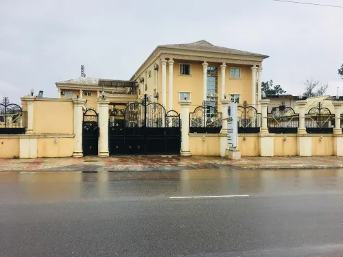 Feligold Royal Hotel Benin - 3 ดาว