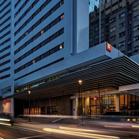 Ibis Curitiba Shopping Отели рядом с достопримечательностью «Улица 24 часа»