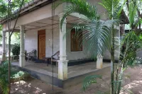 Paradise Guest House Hotels in Морагасуэва