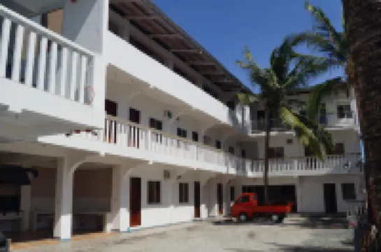 Hana Natsu Resorts Beach & Hotel